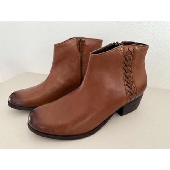 Clarks Maypearl Fawn  Ankle Boots Women Size 9  Brown Leather Block Heel - Picture 8 of 10